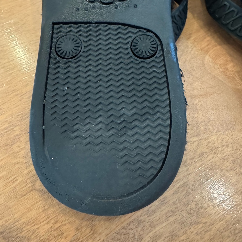 UGG Black Fuzzy flip flop Sandals - Picture 6 of 8